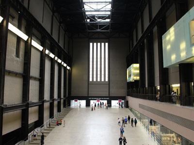 London Tate Modern turbine hall />
</div>
<div class=