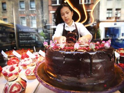 London Soho L'etto caffe chocolate cake